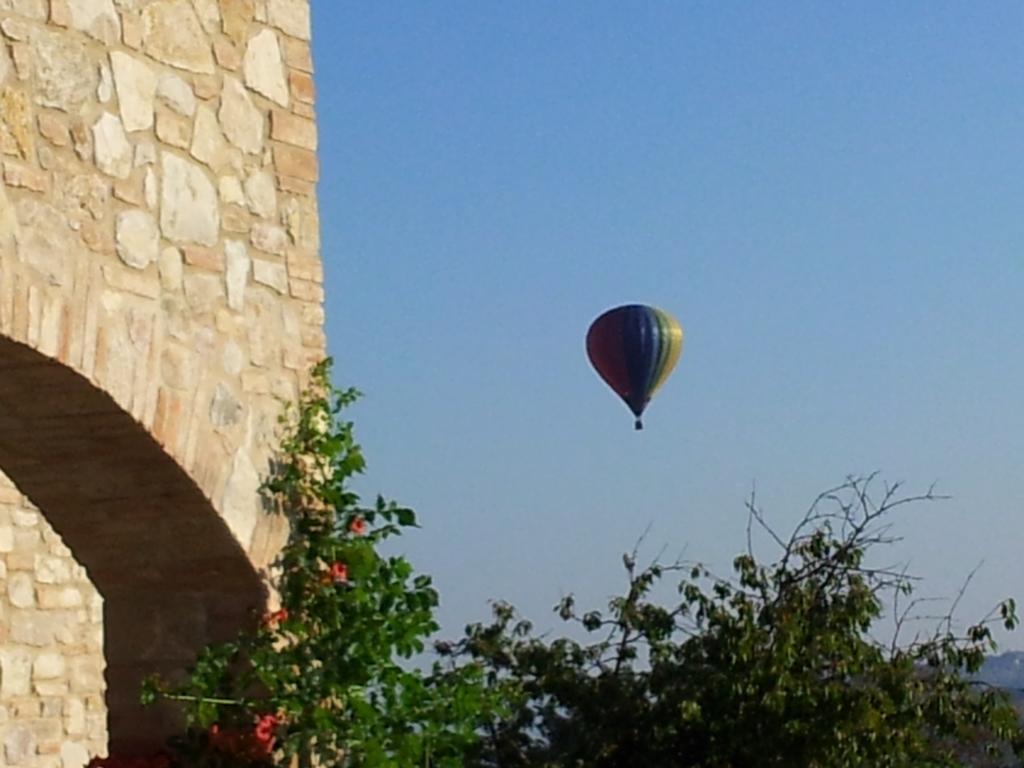 Agriturismo La Torraccia Todi Eksteriør billede