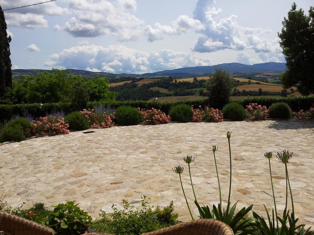 Agriturismo La Torraccia Todi Eksteriør billede