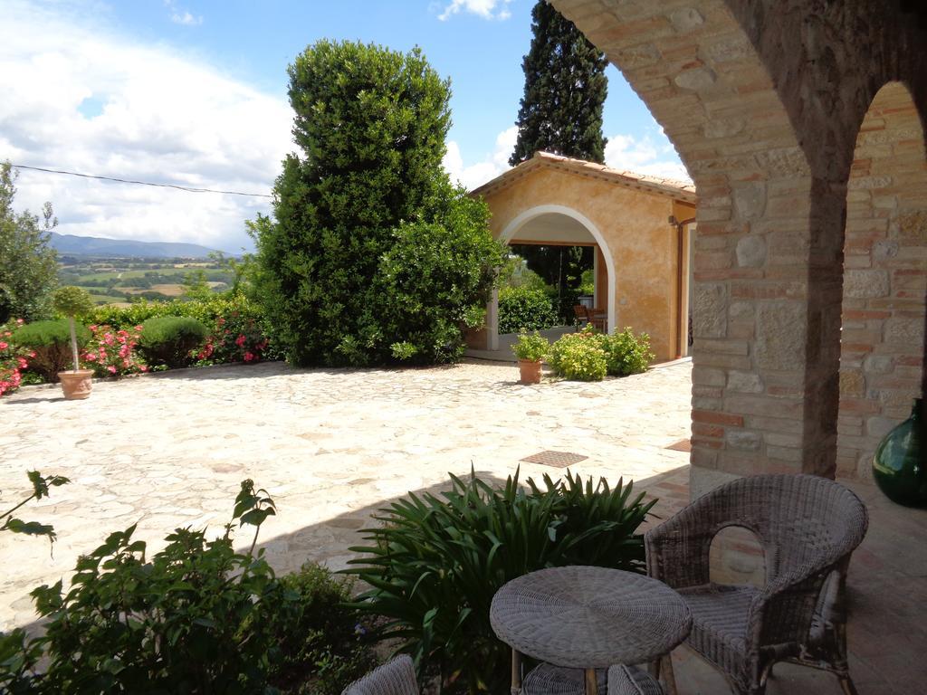 Agriturismo La Torraccia Todi Eksteriør billede